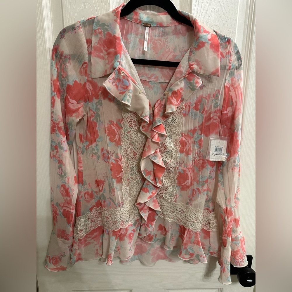 Free People Bad at Love Floral Ruffle Blouse - Pink and Cream NWT $128 - Picture 5 of 6